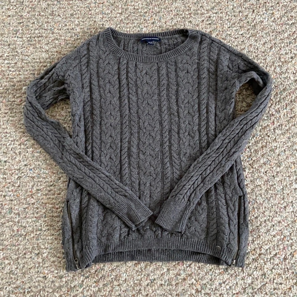 American Eagle sweater